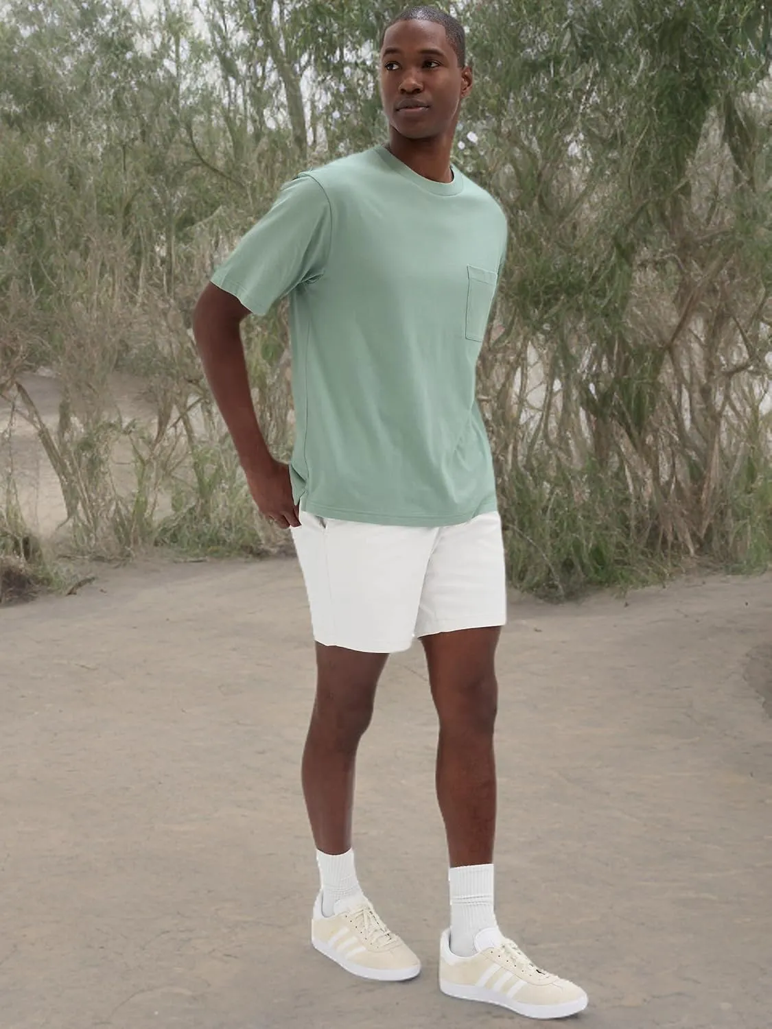 GAP Men's Everyday Soft Relaxed Pocket T-Shirt