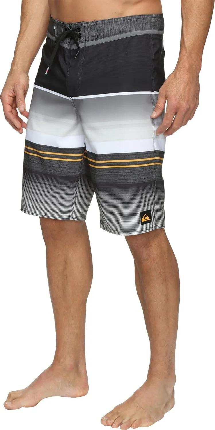Quiksilver Men's Everyday Stripe Vee 21 Boardshort