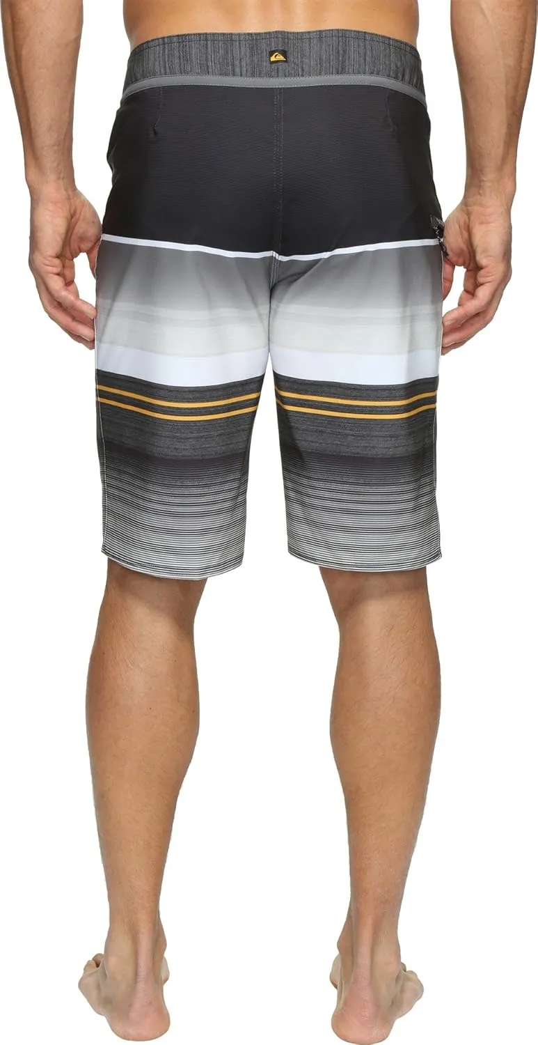 Quiksilver Men's Everyday Stripe Vee 21 Boardshort
