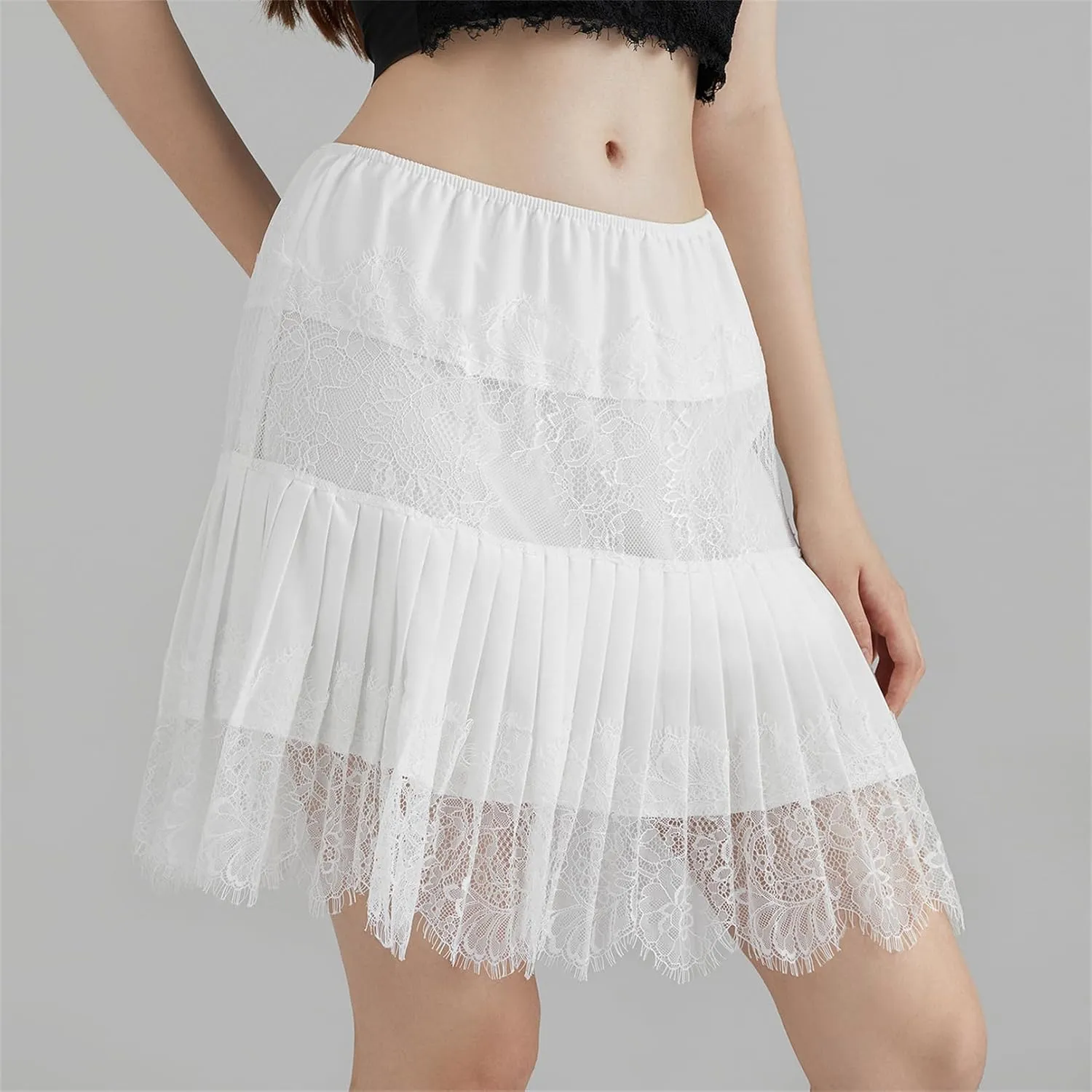 Women Y2k Lace Pleated Mini Skirt Low Rise Floral Lace Ruffle Ruched Tiered Short Skirt Summer Lace Slip Underskirts