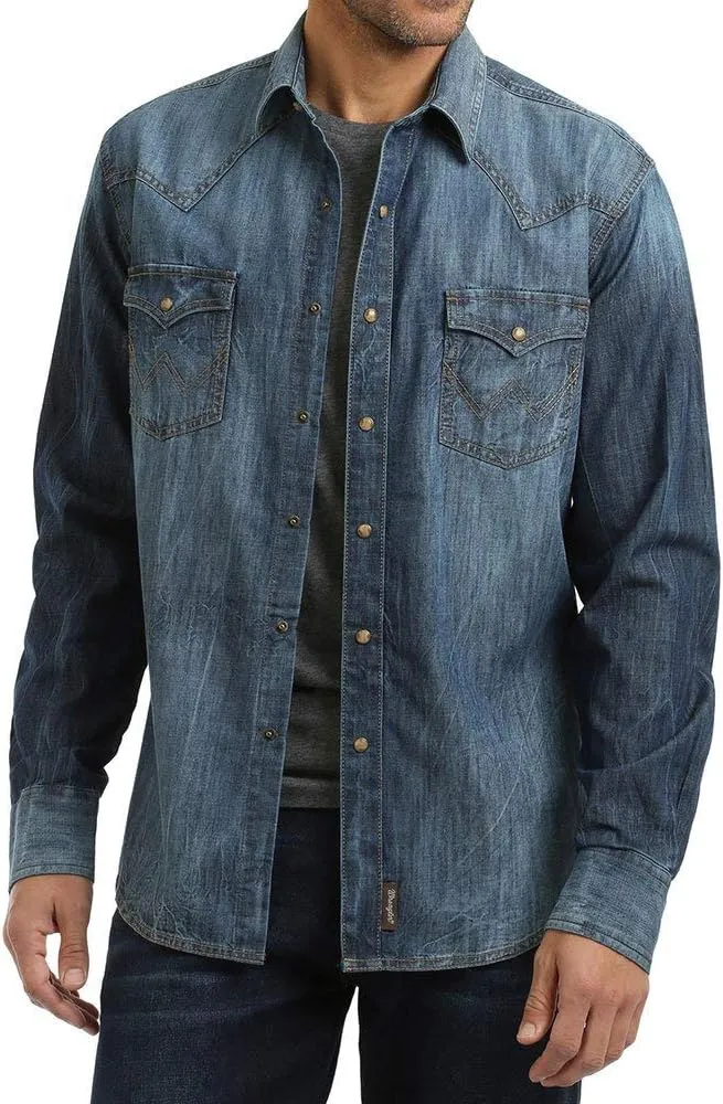 Wrangler Men's Retro Two Pocket Long Sleeve Snap Shirt