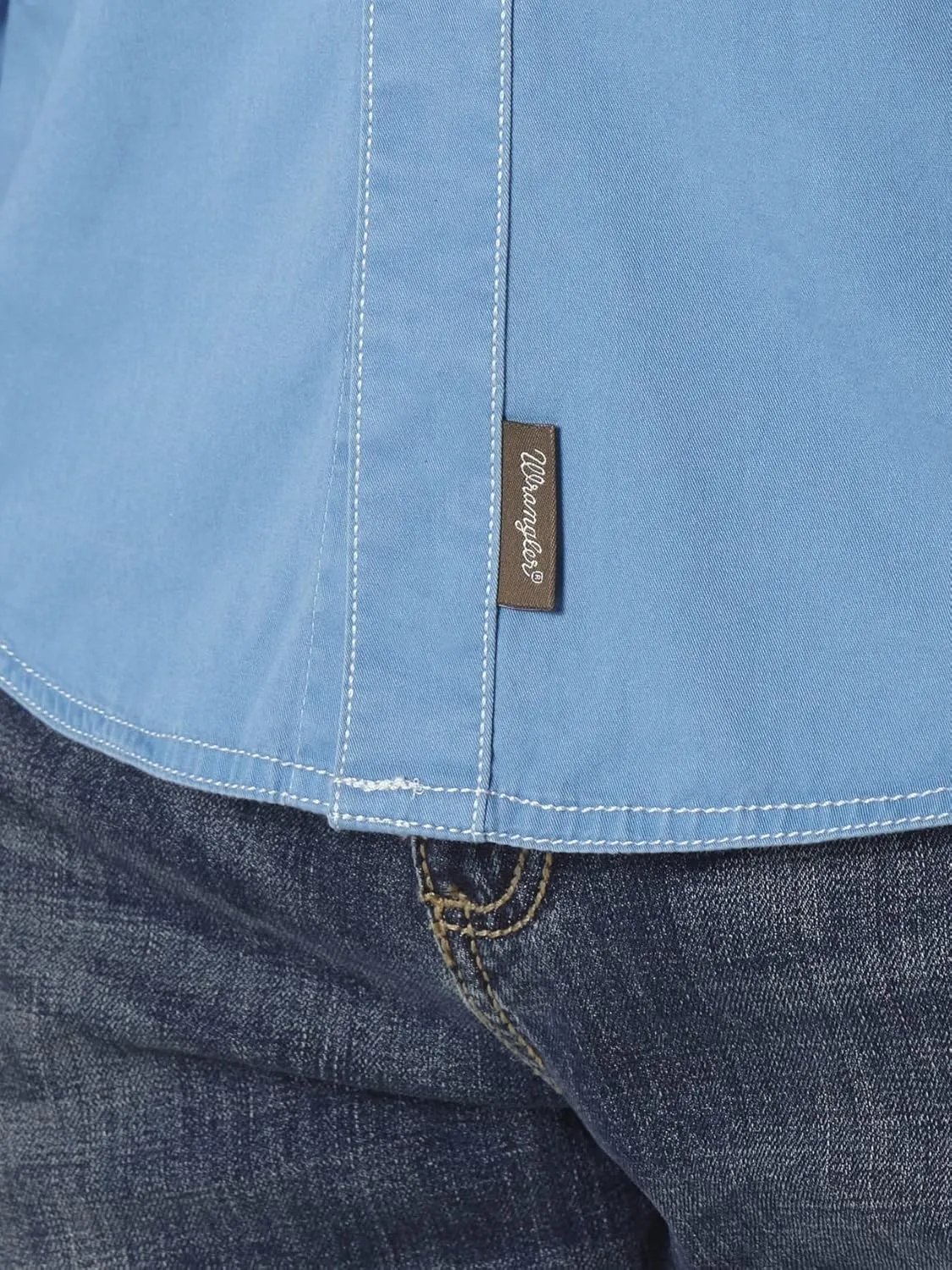 Wrangler Men's Retro Two Pocket Long Sleeve Snap Shirt